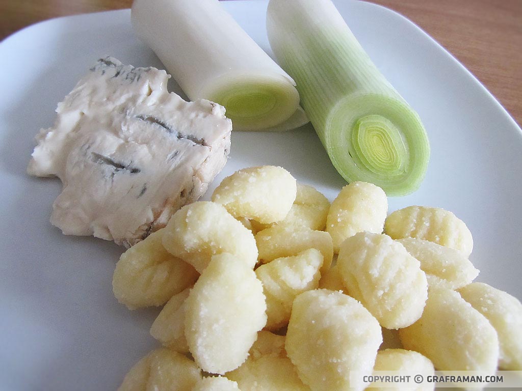 Gnocchi con porro e gorgonzola