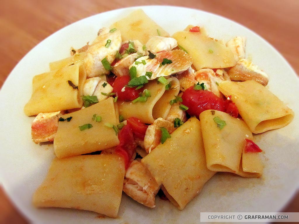 Paccheri al sugo di gallinella di mare