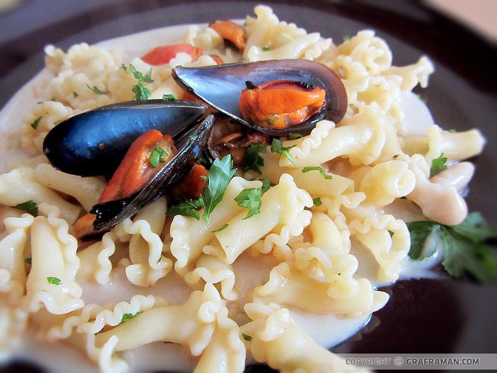 Pasta con crema di cannellini e cozze