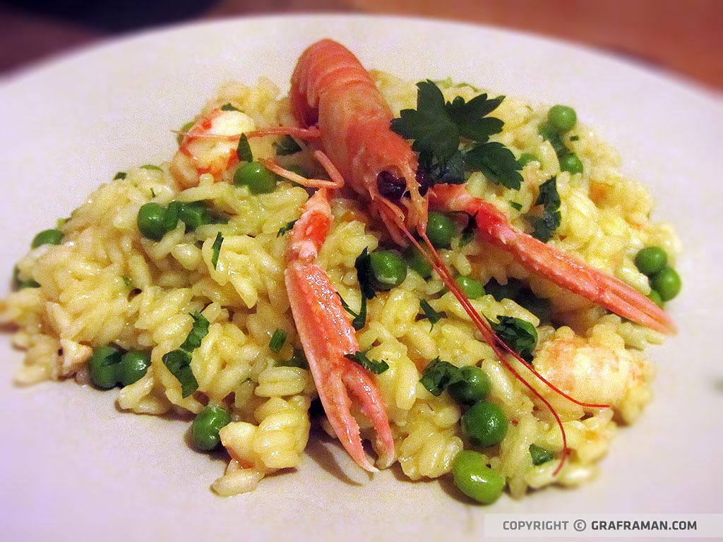 Risotto con scampi e piselli