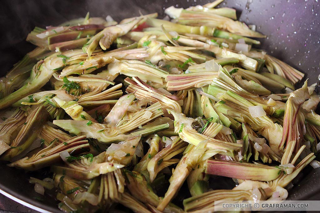 Scialatielli con carciofi e gamberoni