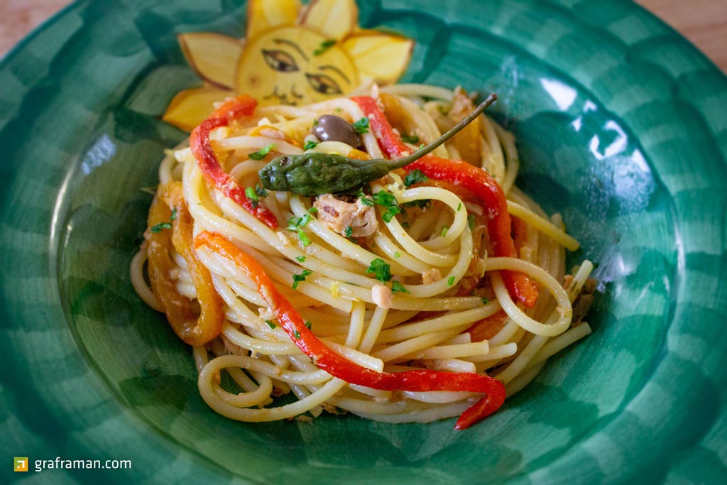 Spaghetti tonno e peperoni