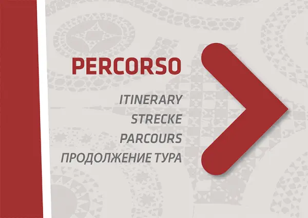 Pannello direzionale "Percorso" tradotto in cinque lingue, versione in un formato diverso dello stesso cartello - Graframan
